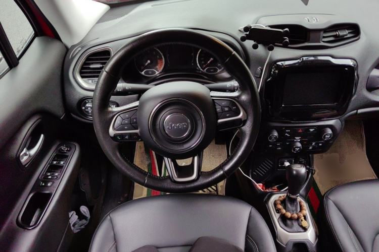Used Jeep Renegade 2021 220T Automatic Elite Edition Steering Wheel
