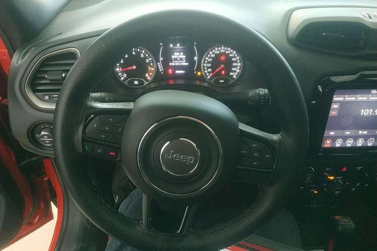 Used Jeep Renegade 2021 220T Automatic Night Eagle Edition Steering Wheel