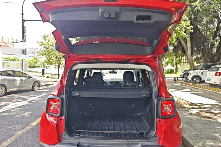 Used Jeep Renegade 2021 220T Automatic Elite Edition Trunk