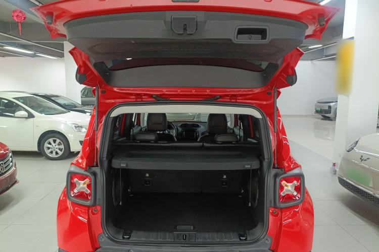 Used Jeep Renegade 2021 220T Automatic Elite Edition Trunk