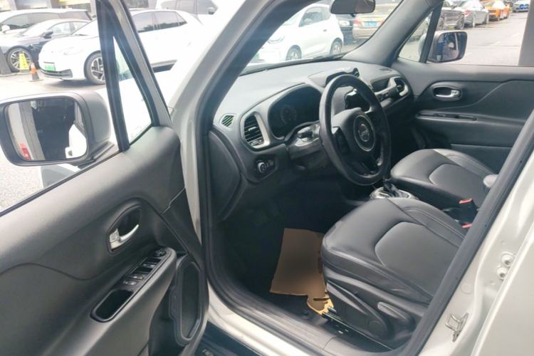 Used Jeep Renegade 2021 220T Automatic 80th Anniversary Edition Driver Seat