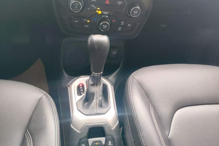 Used Jeep Renegade 2021 220T Automatic 80th Anniversary Edition Gear Lever