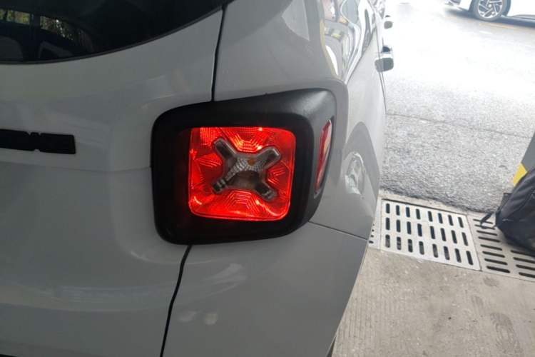 Used Jeep Renegade 2021 220T Automatic 80th Anniversary Edition Right Rear Taillight