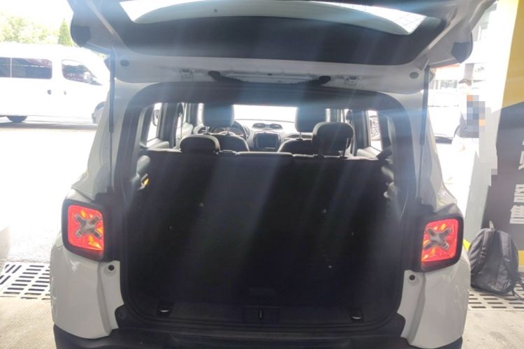 Used Jeep Renegade 2021 220T Automatic 80th Anniversary Edition Trunk