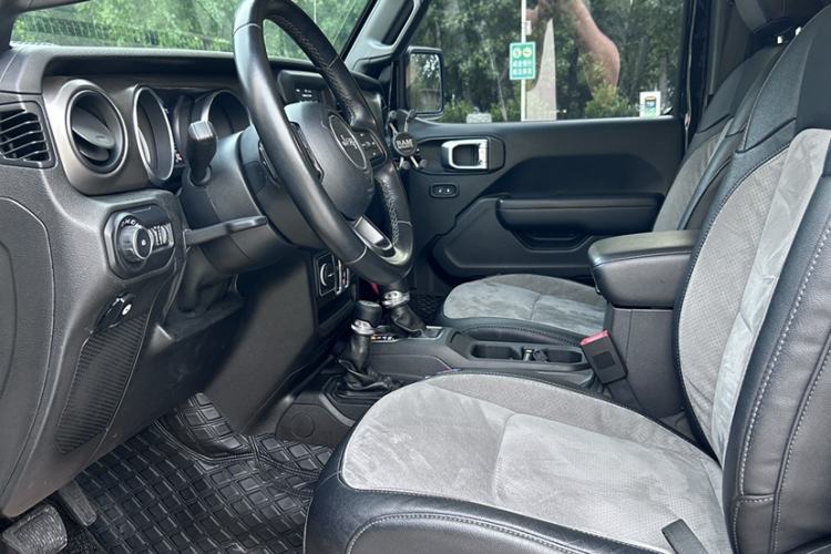 Used Jeep Wrangler  Interior 1