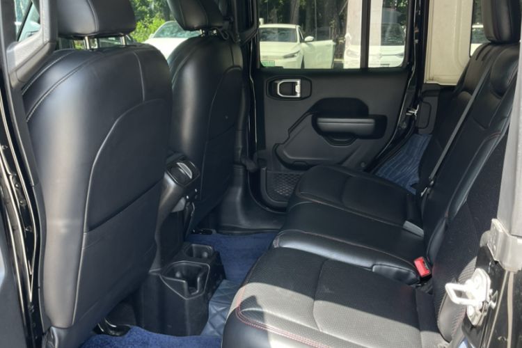 Used Jeep Wrangler  Interior 2