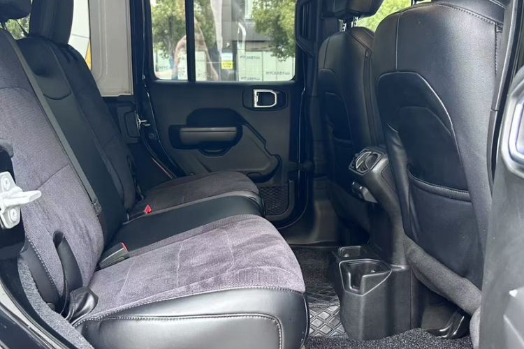 Used Jeep Wrangler  Interior 4