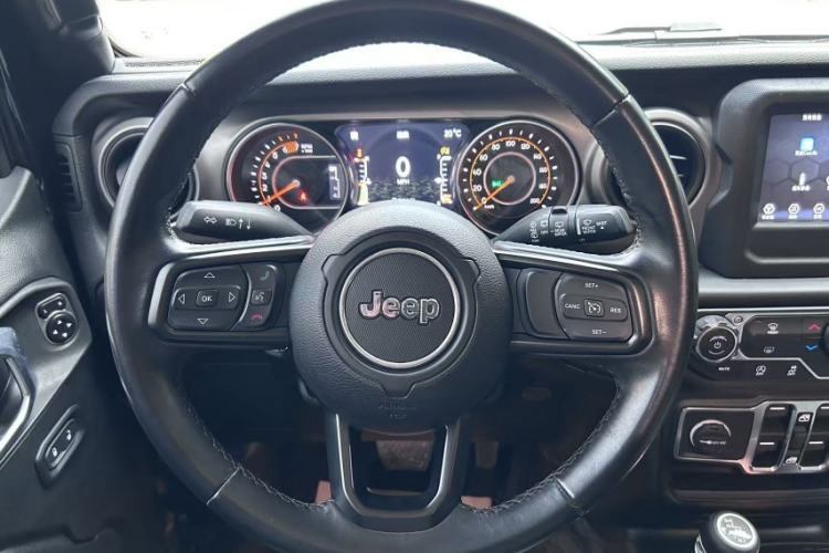 Used Jeep Wrangler  Interior 6