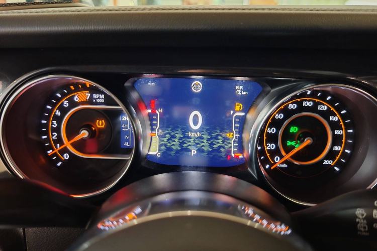 Used Jeep Wrangler 2022 2.0T High Altitude Four-Door Edition Instrument Cluster