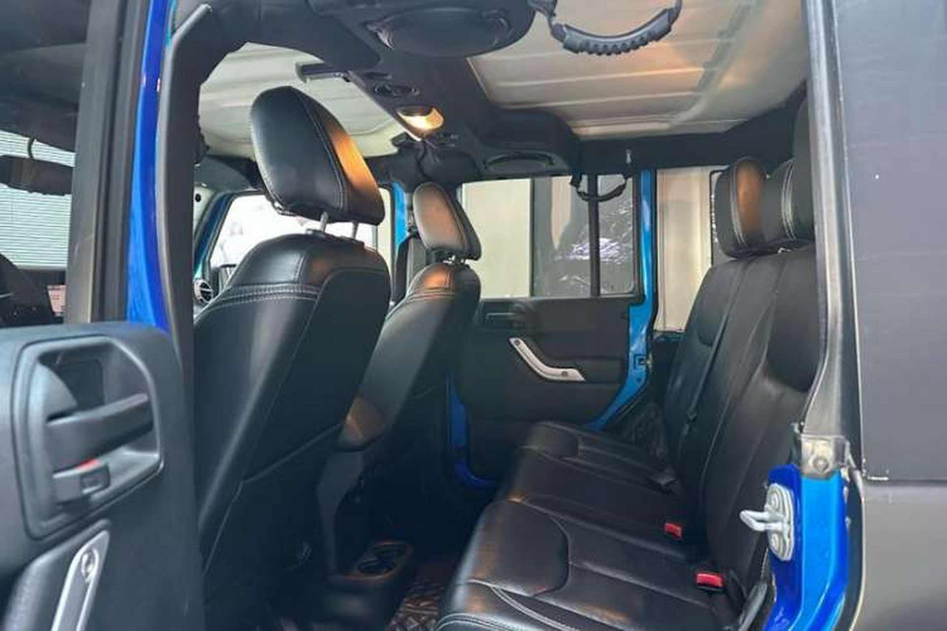 Used Jeep Wrangler 2015 3.6L Rubicon Four-Door Comfort Edition Interior 1