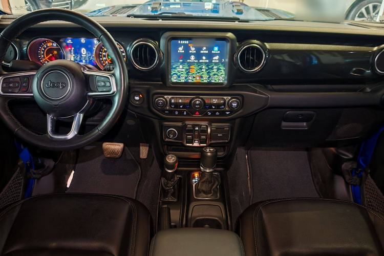 Used Jeep Wrangler 2022 2.0T High Altitude Four-Door Edition Interior 2