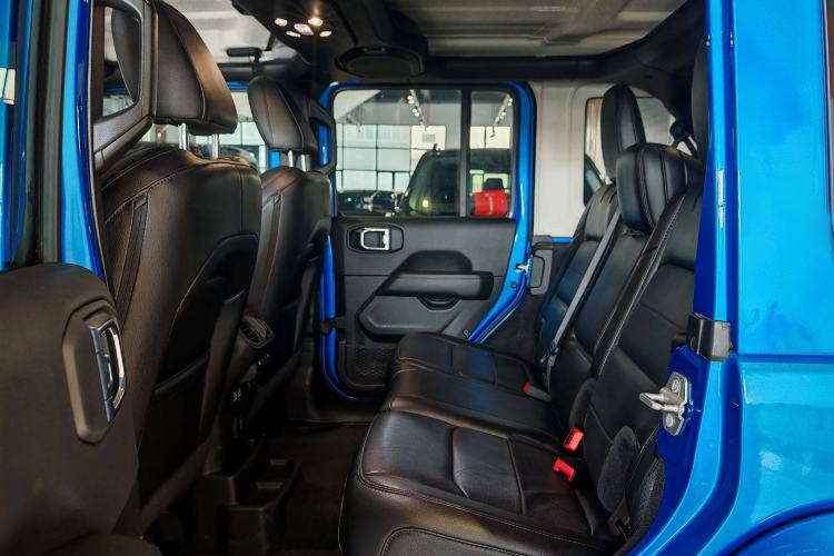 Used Jeep Wrangler 2022 2.0T High Altitude Four-Door Edition Interior 3