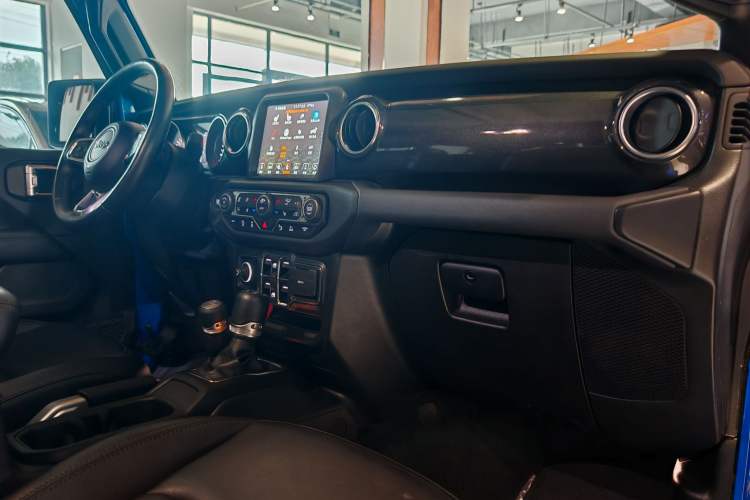 Used Jeep Wrangler 2022 2.0T High Altitude Four-Door Edition Interior 4