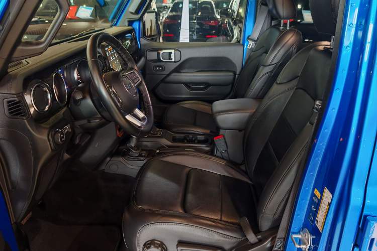 Used Jeep Wrangler 2022 2.0T High Altitude Four-Door Edition Left Front Seat