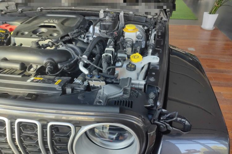 Used Jeep Wrangler 2024 2.0T Sahara Four-Door Edition Engine Bay Left