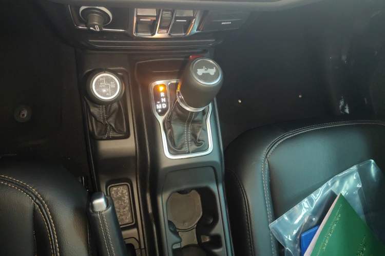 Used Jeep Wrangler 2024 2.0T Sahara Four-Door Edition Gear Lever