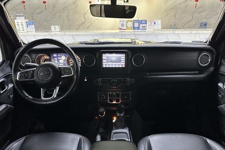 Used Jeep Wrangler 2021 2.0T Sahara Four-Door Edition Audio And AC Panel