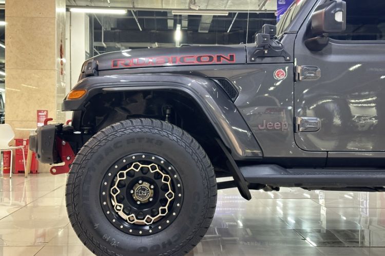 Used Jeep Wrangler 2021 2.0T Sahara Four-Door Edition Exterior 2