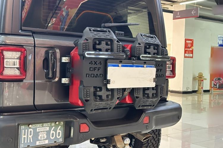 Used Jeep Wrangler 2021 2.0T Sahara Four-Door Edition Exterior 6