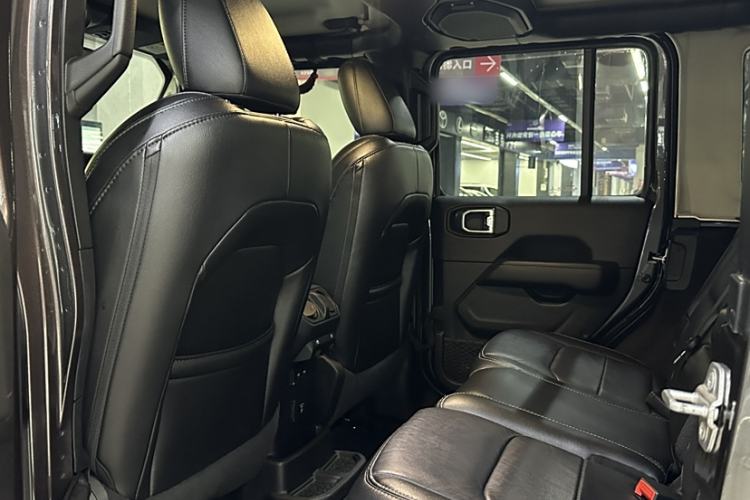 Used Jeep Wrangler 2021 2.0T Sahara Four-Door Edition Interior 1