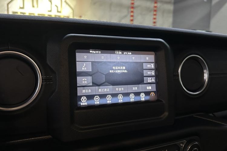 Used Jeep Wrangler 2021 2.0T Sahara Four-Door Edition Interior 6