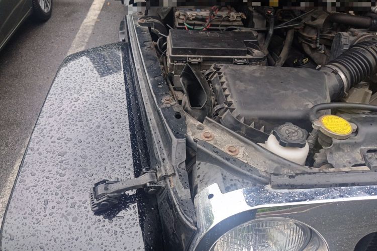 Used Jeep Wrangler 2008 3.8L Sahara Four-Door Edition Engine Bay Right