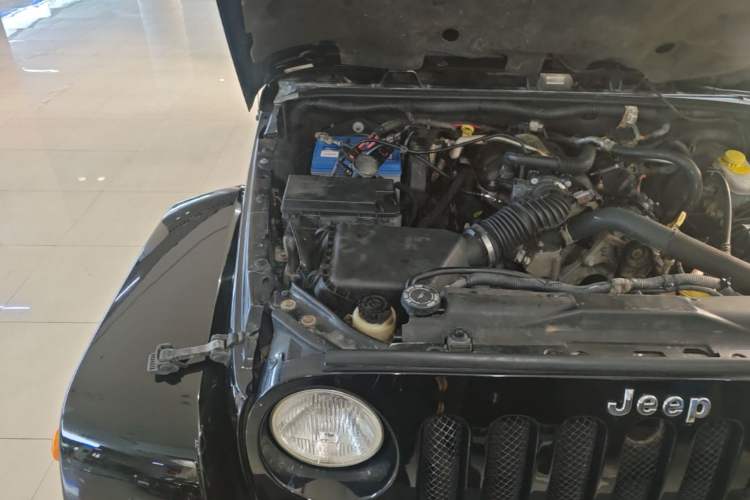 Used Jeep Wrangler 2008 3.8L Sahara Four-Door Edition Engine Bay Right