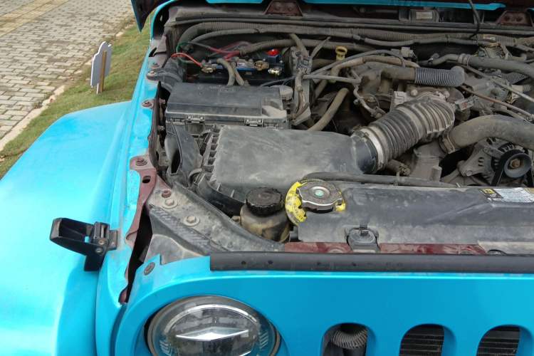 Used Jeep Wrangler 2008 3.8L Sahara two-door model Engine Bay Right