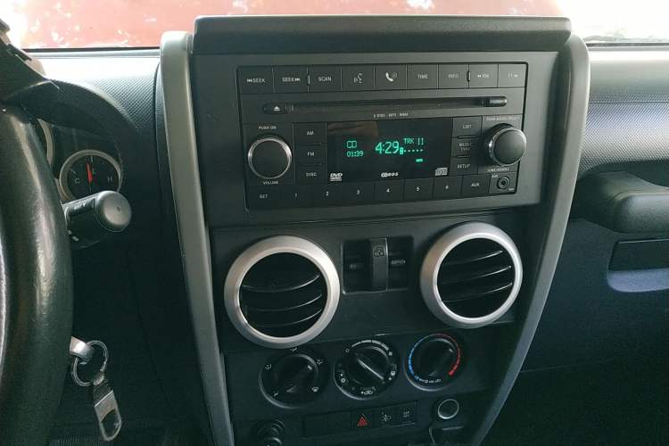 Used Jeep Wrangler 2008 3.8L Sahara two-door model Audio And AC Panel