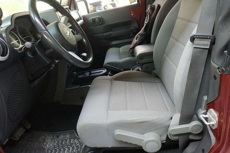 Used Jeep Wrangler 2008 3.8L Sahara two-door model Left Front Seat