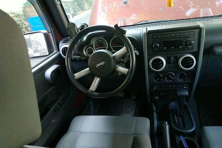 Used Jeep Wrangler 2008 3.8L Sahara two-door model Steering Wheel