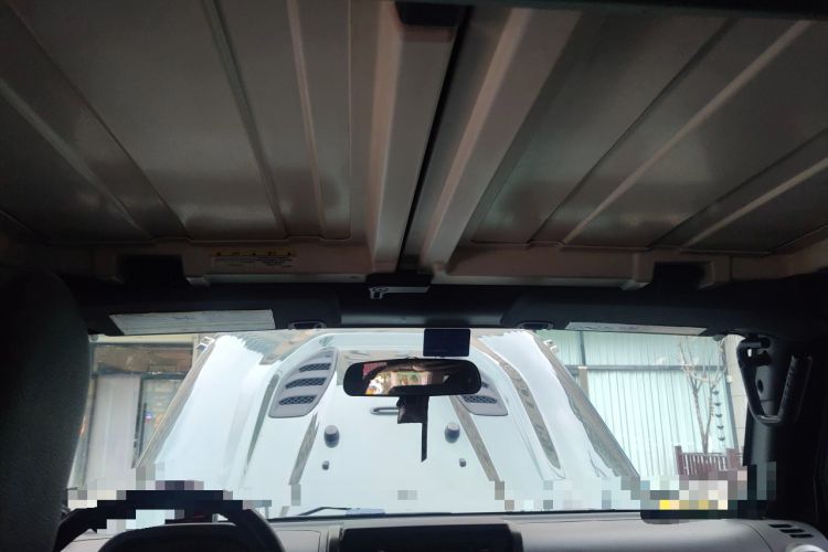 Used Jeep Wrangler 2009 3.8L Rubicon four-door model Headliner