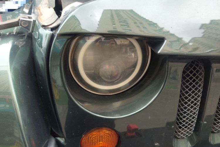 Used Jeep Wrangler 2009 3.8L Rubicon four-door model Right Front Headlight