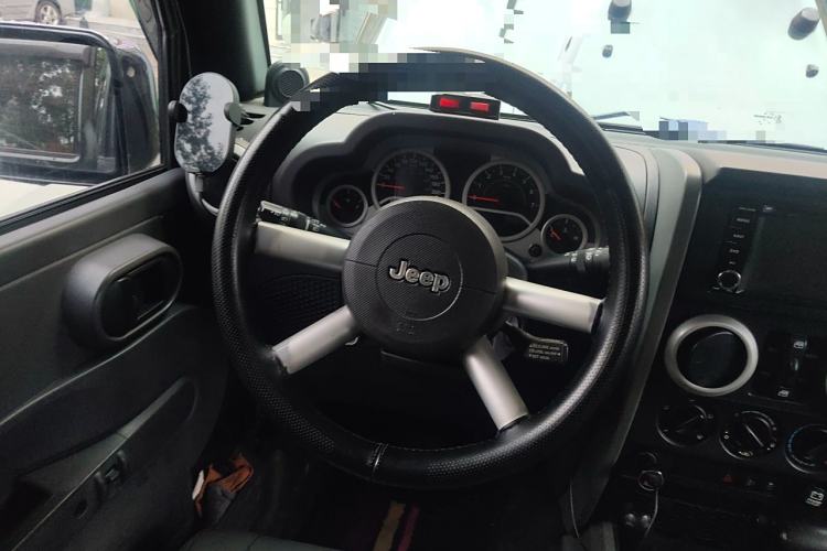 Used Jeep Wrangler 2009 3.8L Rubicon four-door model Steering Wheel