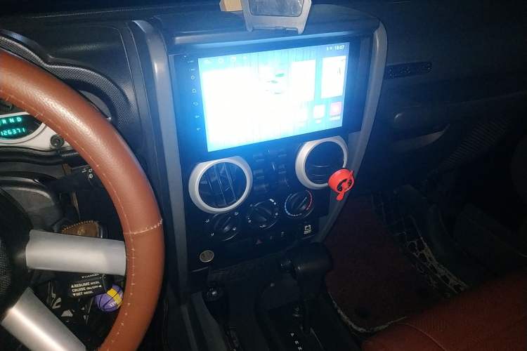 Used Jeep Wrangler 2010 3.8L Sahara Four-Door Edition Audio And AC Panel