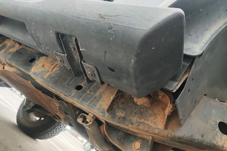 Used Jeep Wrangler 2010 3.8L Sahara two-door model Chassis Front Right