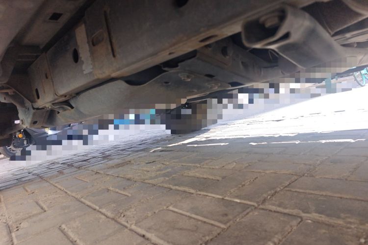 Used Jeep Wrangler 2010 3.8L Sahara two-door model Chassis Front Right