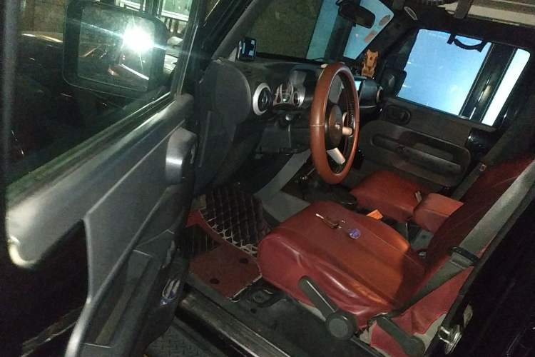 Used Jeep Wrangler 2010 3.8L Sahara Four-Door Edition Driver Seat
