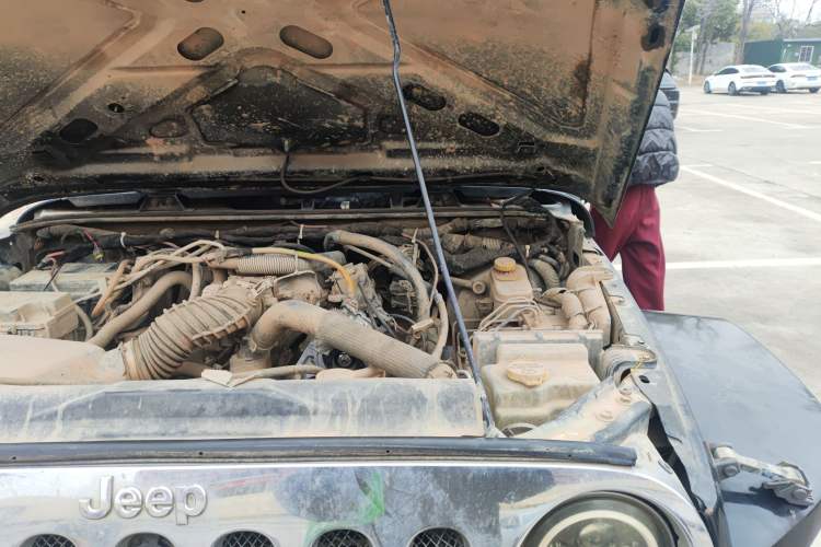 Used Jeep Wrangler 2010 3.8L Sahara two-door model Engine Bay Left