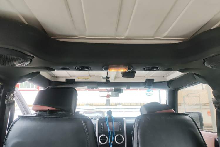 Used Jeep Wrangler 2010 3.8L Sahara two-door model Headliner