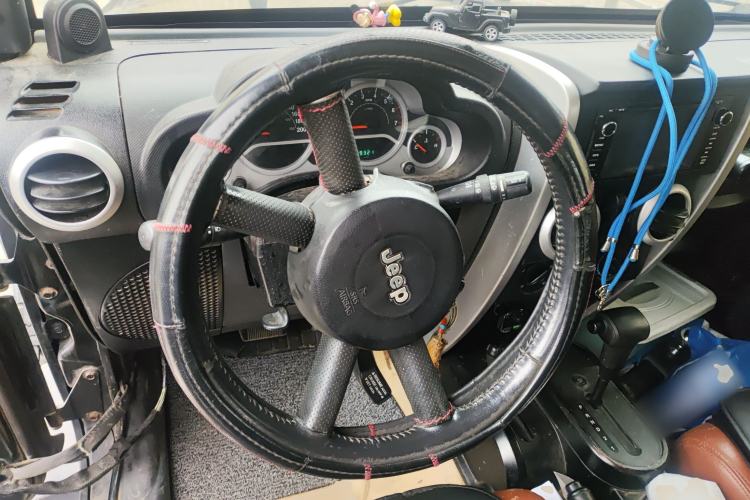 Used Jeep Wrangler 2010 3.8L Sahara two-door model Steering Wheel