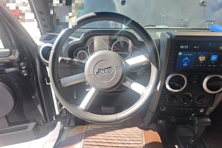 Used Jeep Wrangler 2010 3.8L Sahara two-door model Steering Wheel