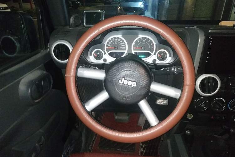 Used Jeep Wrangler 2010 3.8L Sahara Four-Door Edition Steering Wheel