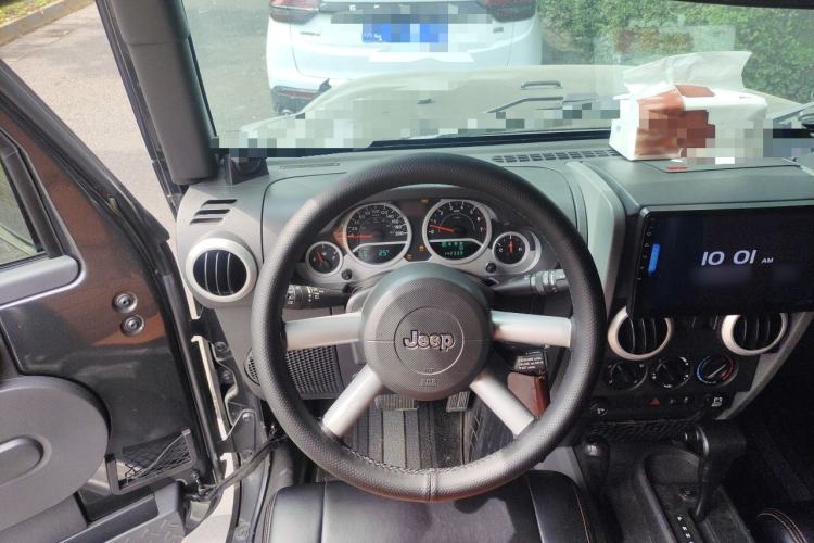 Used Jeep Wrangler 2010 3.8L Sahara two-door model Steering Wheel
