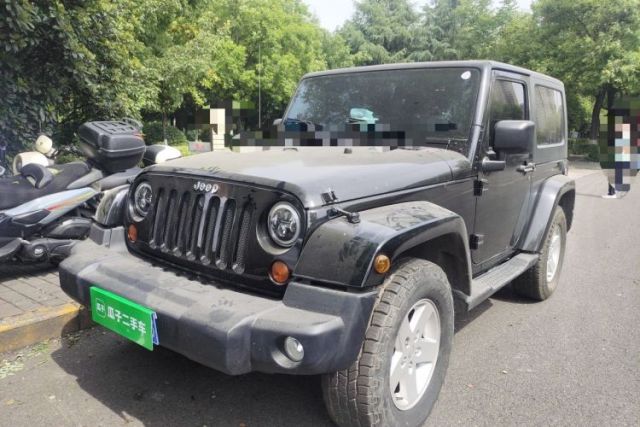 Used Jeep Wrangler 2010 3.8L Sahara two-door model