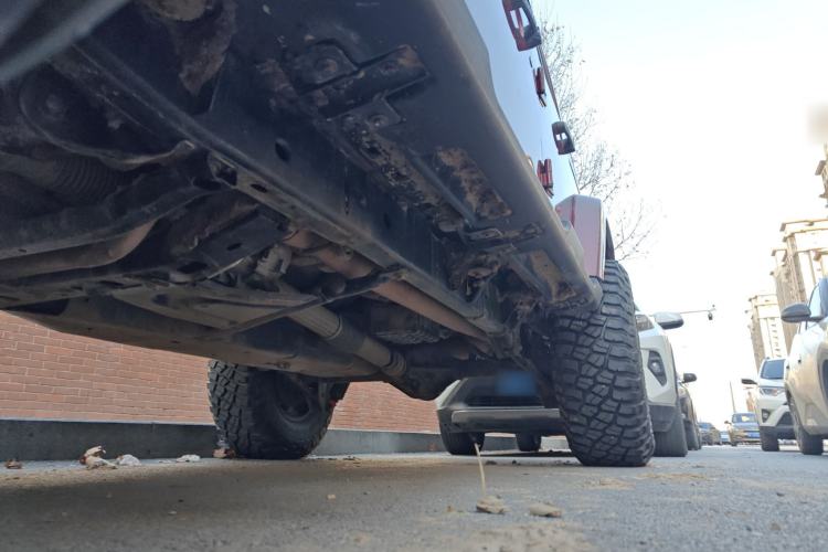 Used Jeep Wrangler 2010 3.8L Sahara Four-Door Edition Chassis Front Left