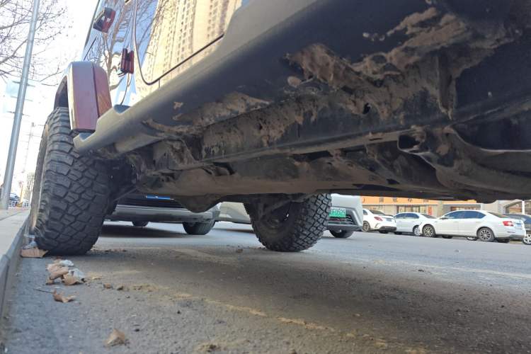 Used Jeep Wrangler 2010 3.8L Sahara Four-Door Edition Chassis Front Right