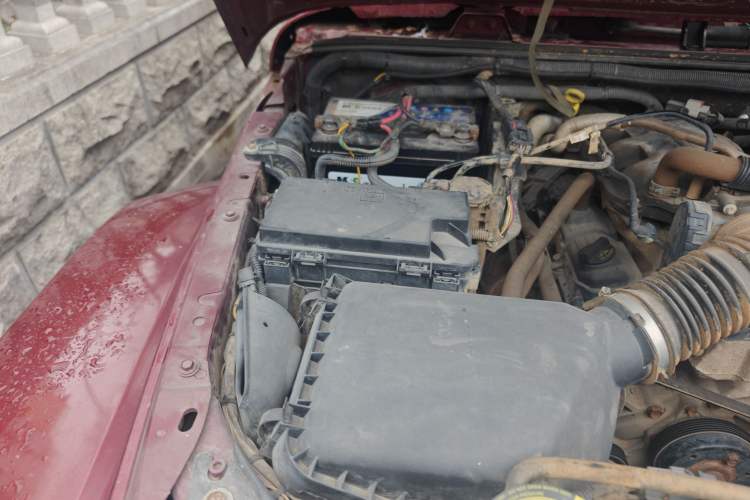 Used Jeep Wrangler 2010 3.8L Sahara Four-Door Edition Engine Bay Right