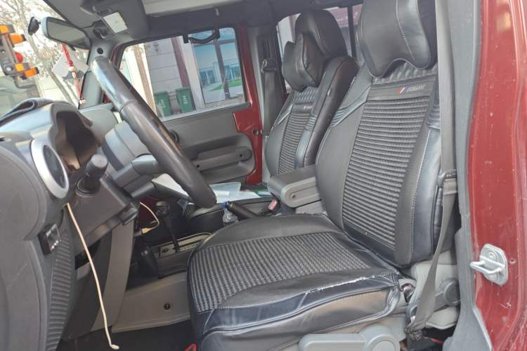 Used Jeep Wrangler 2010 3.8L Sahara Four-Door Edition Left Front Seat
