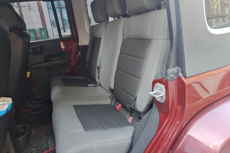 Used Jeep Wrangler 2010 3.8L Sahara Four-Door Edition Left Rear Seat
